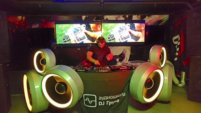 Dj Putilych -Deep mix in school Dj Groove.mp4