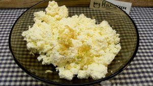 Закуска из творога с чесноком и укропом на скорую руку