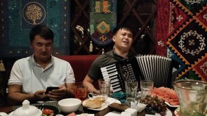 "Алма гулу" Мелис Жусупов :автор Ж.Мамажанов