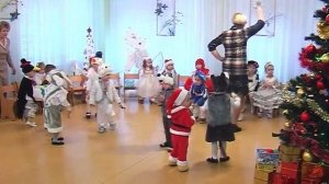 Ясли. Танец с погремушками на новогоднем утреннике.