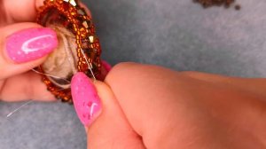 Ажурное оплетение кабошона. Мастер-класс_ бусы из янтаря и кабошона из эпоксидной смолы с розой