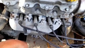 Вот места откуда можно слить охлаждающую жидкость с двигателя. Опель Вектра а 1.6.