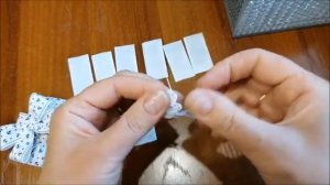 Простые банты из принтованной, репсовой ленты с камелиями