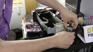 2 мигающие лампы Epson / тормозит принтер / замена двигателя epson 2 часть