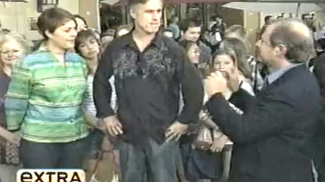 Dr. Robert Epstein Makes Love on "Extra" смотреть онлайн