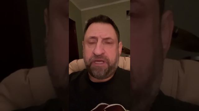 Александр Сладков сообщает, что в центре Донецка попали под обстрел журналисты, один из них погиб.