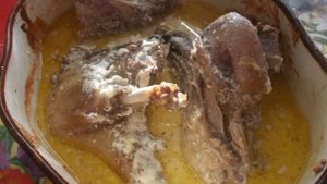 Утка с картофелем в сметане с чесноком