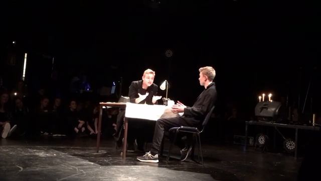 Efterskolen for Scenekunst, Jannik og Adam i Monty Pythons sketch 'Argument Clinic' :)