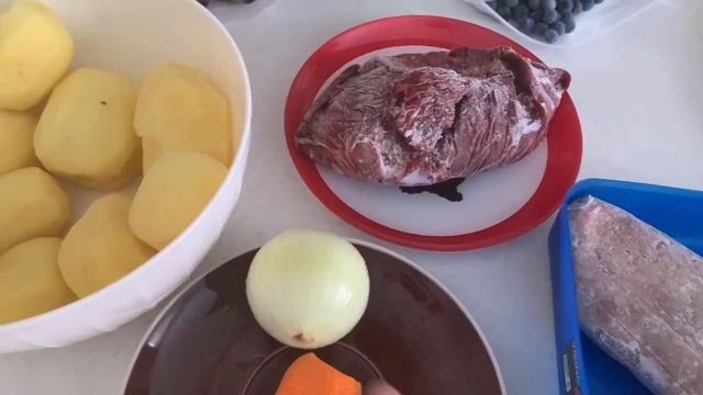 Живем на 10000р. НЕ выживание. День 17.Суп, печень со сметаной,пюре. Мини-закупка. 03.02.21 смотреть онлайн