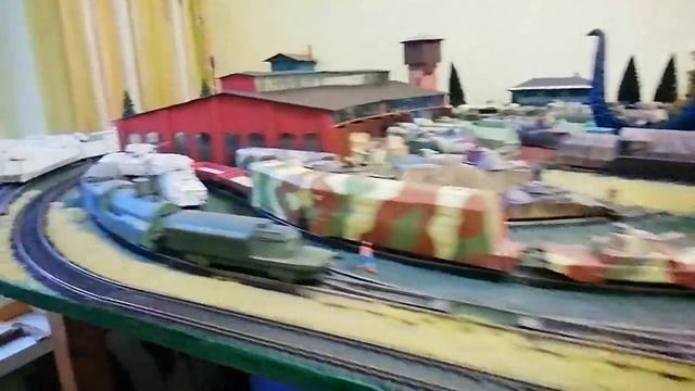 Pociąg Pożarniczy \2/ Spalinowóz Gaśniczy CHS2t model kartonowy UMBUM puzzle 3D na bazie loko.JOUEF смотреть онлайн