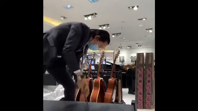 Unboxing YAMAHA YDP103 Black смотреть онлайн