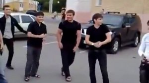 7 кавказцев против русских парней
