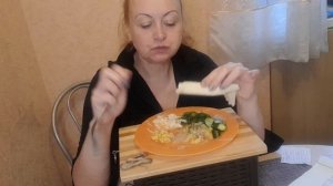 мукбанг ужин/тушеная курица и овощи