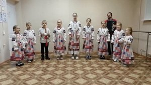 "Мак маковистый" игровая фольклорный ансамбль "Родничок"