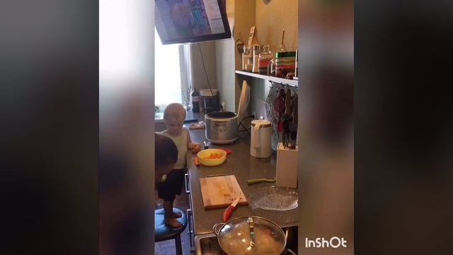 СУП КУРИНЫЙ С ЯЙЦОМ (в мультиварке) смотреть онлайн