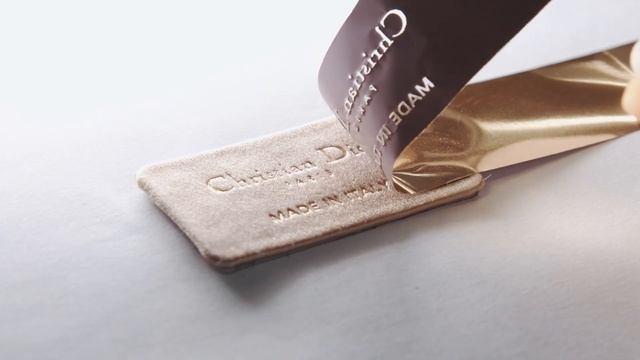 The Savoir-Faire Behind the New Handle Perle Bag
