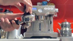 Latte on Gavan's Breville Dual Boiler BES920, demo 12/03/2023