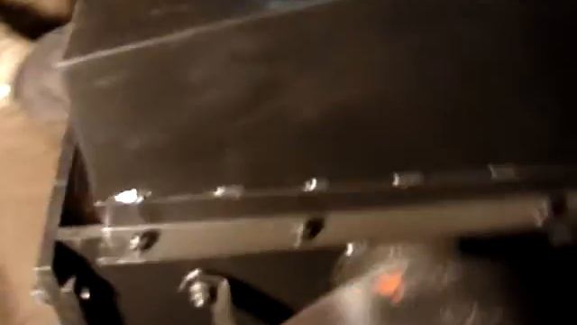 Дробилка щековая мини с лотком и защитой от просыпания