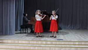 Ж Рамо "Гавот" М Демиденко. Пер. А Царенко "Ранкова прогулянка" Бондаренко Н. та Зайцева В.