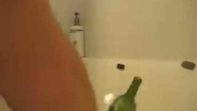 Как порезать бутылку без инструментов смотреть онлайн