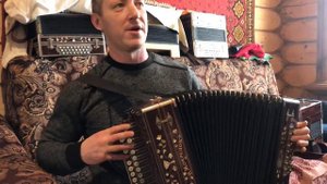 Гармонь мастера Мокрецова.