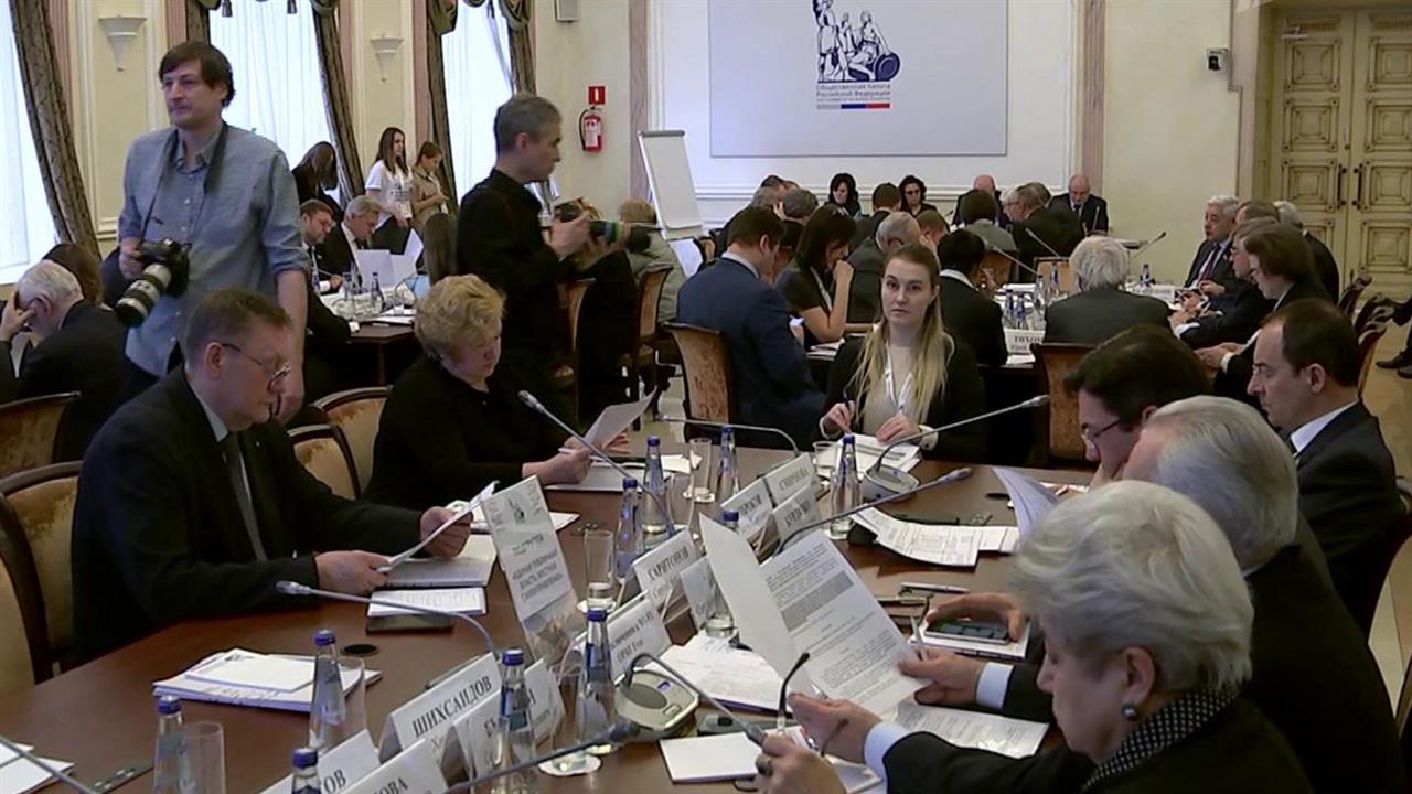 На четверг запланирована встреча президента с учас...одготовке предложений о поправках в Конституцию