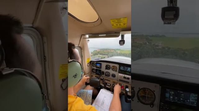 Cessna 152 Landing in Lido di Venezia Airport