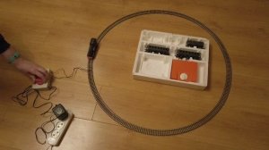 Железная дорога Piko 1/87 Набор Komplett Anlage с паровозом с тендером и 3-мя вагонами