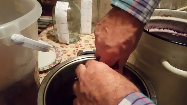 Приготовлених домашнего вина из винограда сорта "ИЗАБЕЛЛА" и "ЛИДИЯ" от А ДО Я. смотреть онлайн