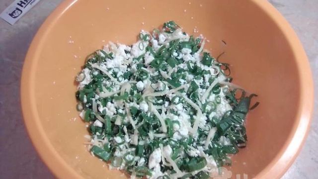 Хычины с сыром и зеленью
