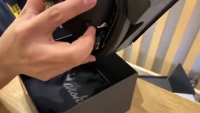 Marshall Monitor Bluetooth Headphone In-store Unboxing at Digital Walker смотреть онлайн