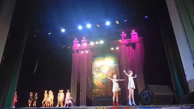 Образцовый коллектив современного танца "Маскарад" смотреть онлайн