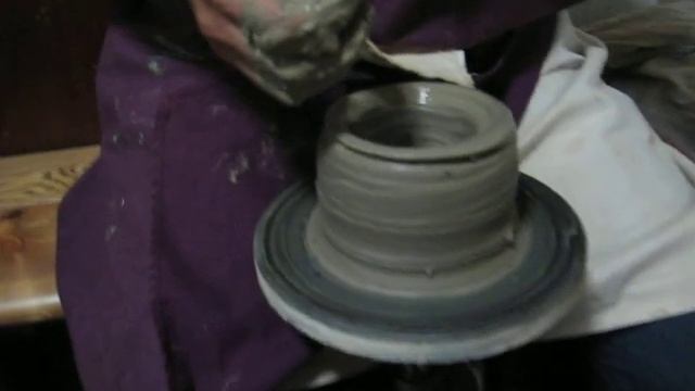 Работа на гончарном круге в Керамической студии. О.Л. смотреть онлайн