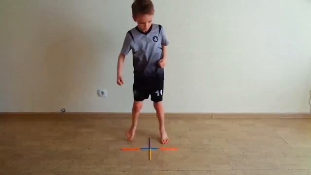 Футбол. Тренировки дома 4. Football training at home 4.
