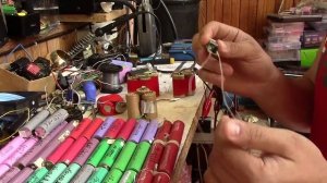 CO✔  Как сделать простейший и почти бесплатный Power Bank на базе никель-кадмиевых аккумуляторов