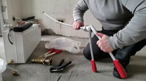 Ручной инструмент VALTEC с комплектом насадок для монтажа недвижных фитингов.