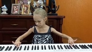 AC chromatic scale play on piano the beautiful girl.mp4