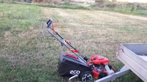 первый покос травы бензиновой самоходной газонокосилкой ECO LG-633