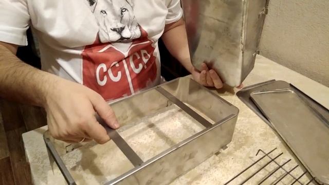 Обзор советской, походной мини коптильни.В СССР умели делать хорошие и надежные вещи
