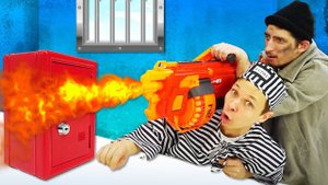 Try-not-to-laugh CHALLENGE! Funny videos with robbers! Comedy video compilation.