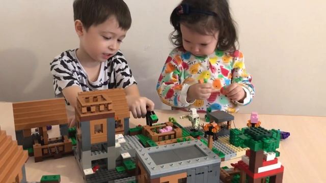 Детский обзор Lego Minecraft The Village 21128 / Лего Майнкрафт Деревня, жители, зомби