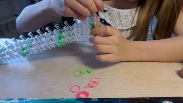 Плетение из резинок браслет "Тротуар" смотреть онлайн