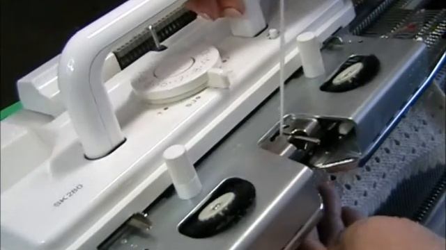 Вяжем носочки с ажурным узором / ручная деккеровка
