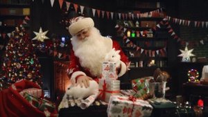 Дедушка Мороз поздравляет Максима