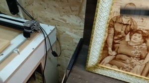 выжженный портрет в резной рамке,ручной работы. резьба по дереву. выжигание нихромом.