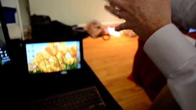 Samsung Demos the Samsung Central Station! смотреть онлайн