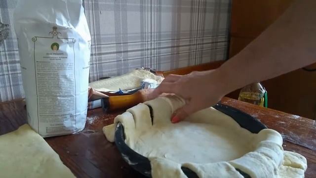 Пирог с щавелем и пончики