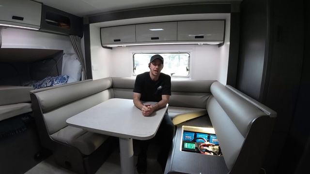 Jayco Basestation 1560watt Solar,950ah lithium MONSTER off grid setup Starlink dual Air Conditioner смотреть онлайн