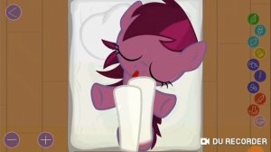 Играю в joy pony тамогочи. Уход за поняшкой))