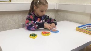 Развивающие игры. Арина, аутист, 4 года